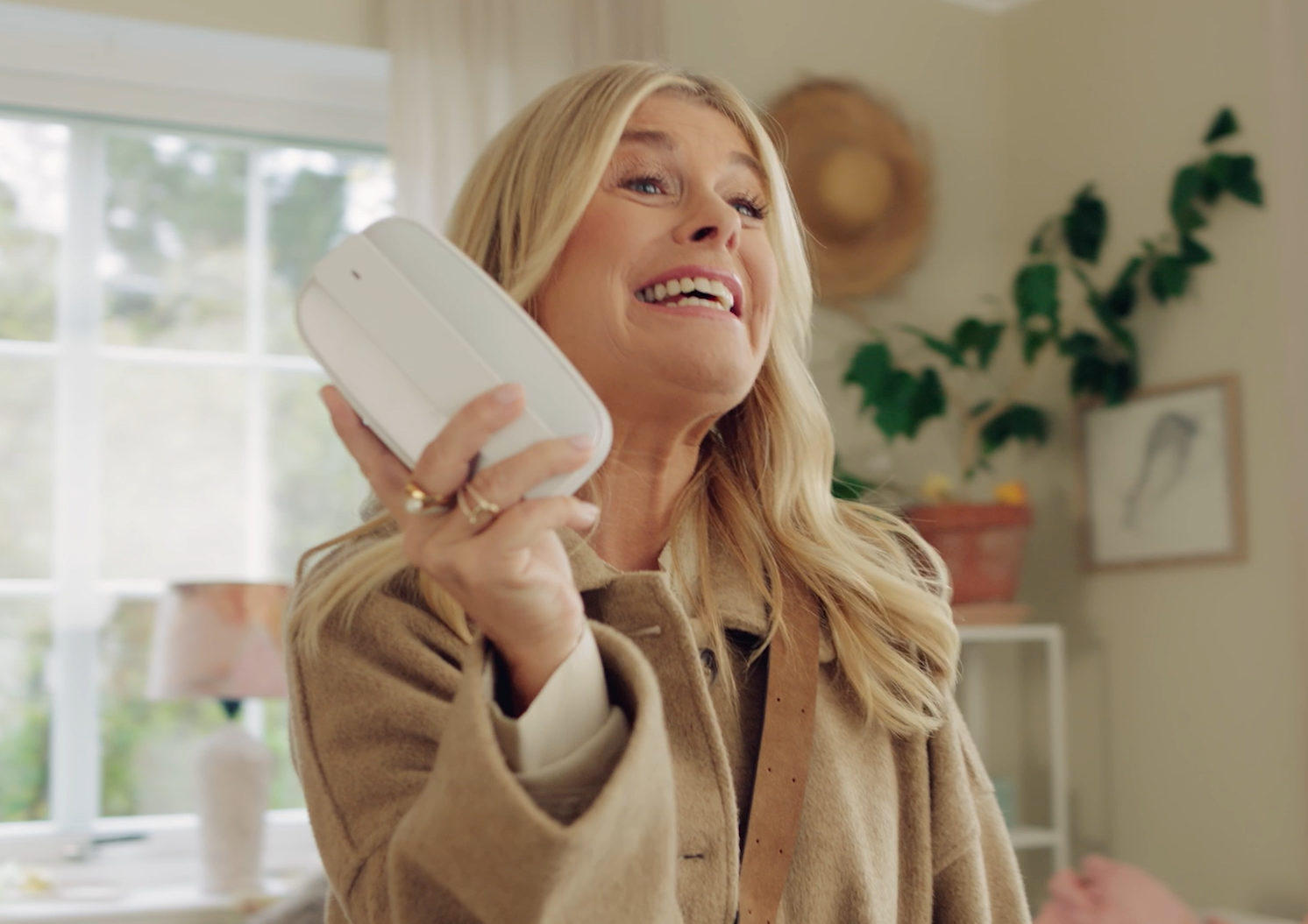 Repello lanserar kampanj med Pernilla Wahlgren och Christina Schollin